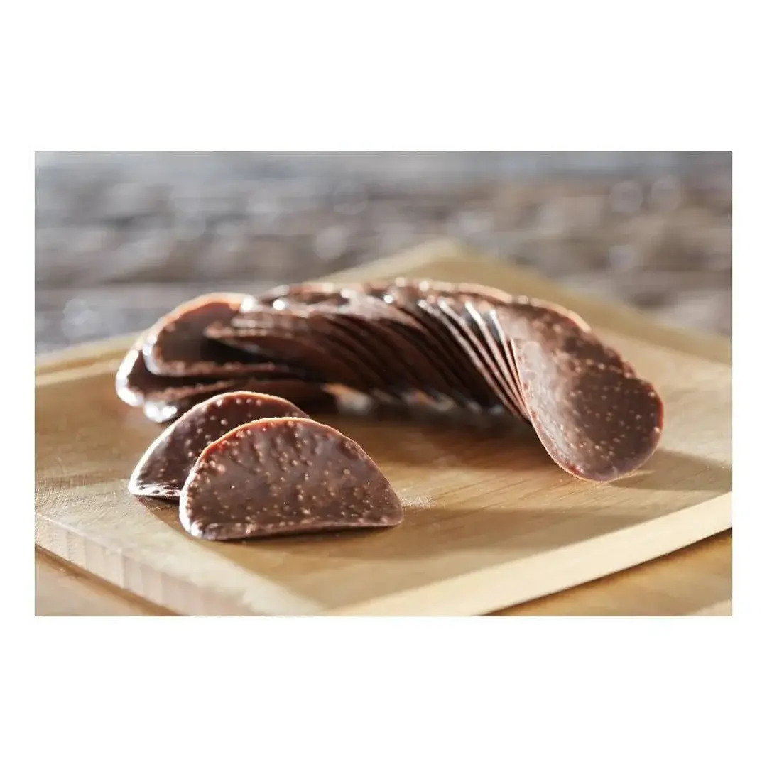 Шоколадные чипсы Belgian Chocolate Thins Caramel Sea Salt с карамелью и морской солью 80г, Бельгия, изображение 3
