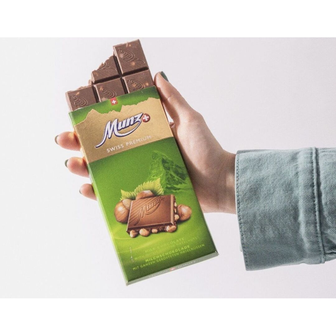 Молочный шоколад MUNZ с обжаренным фундуком 100 г., изображение 2
