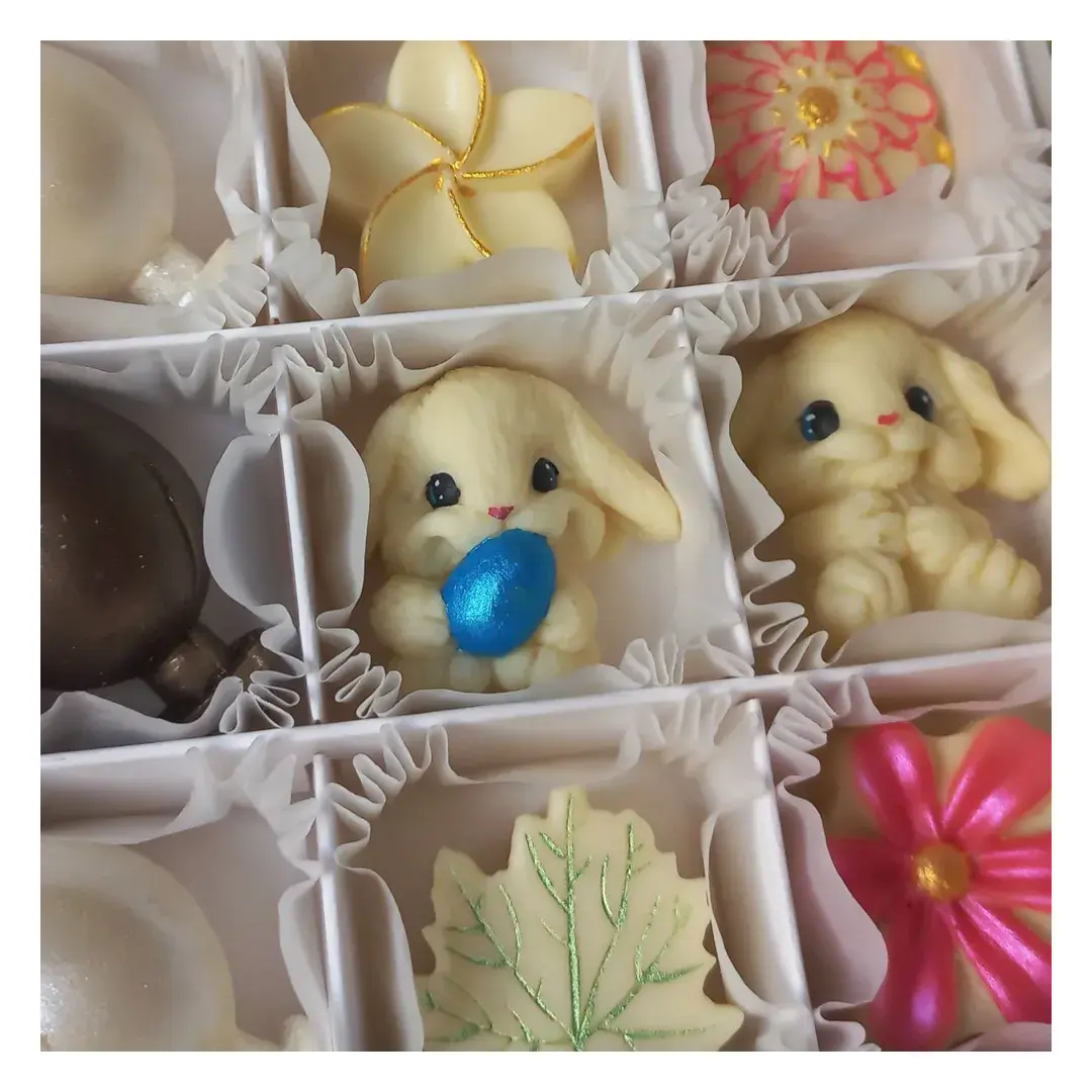 Пасхальный набор из натурального белого и молочного шоколада, изображение 2