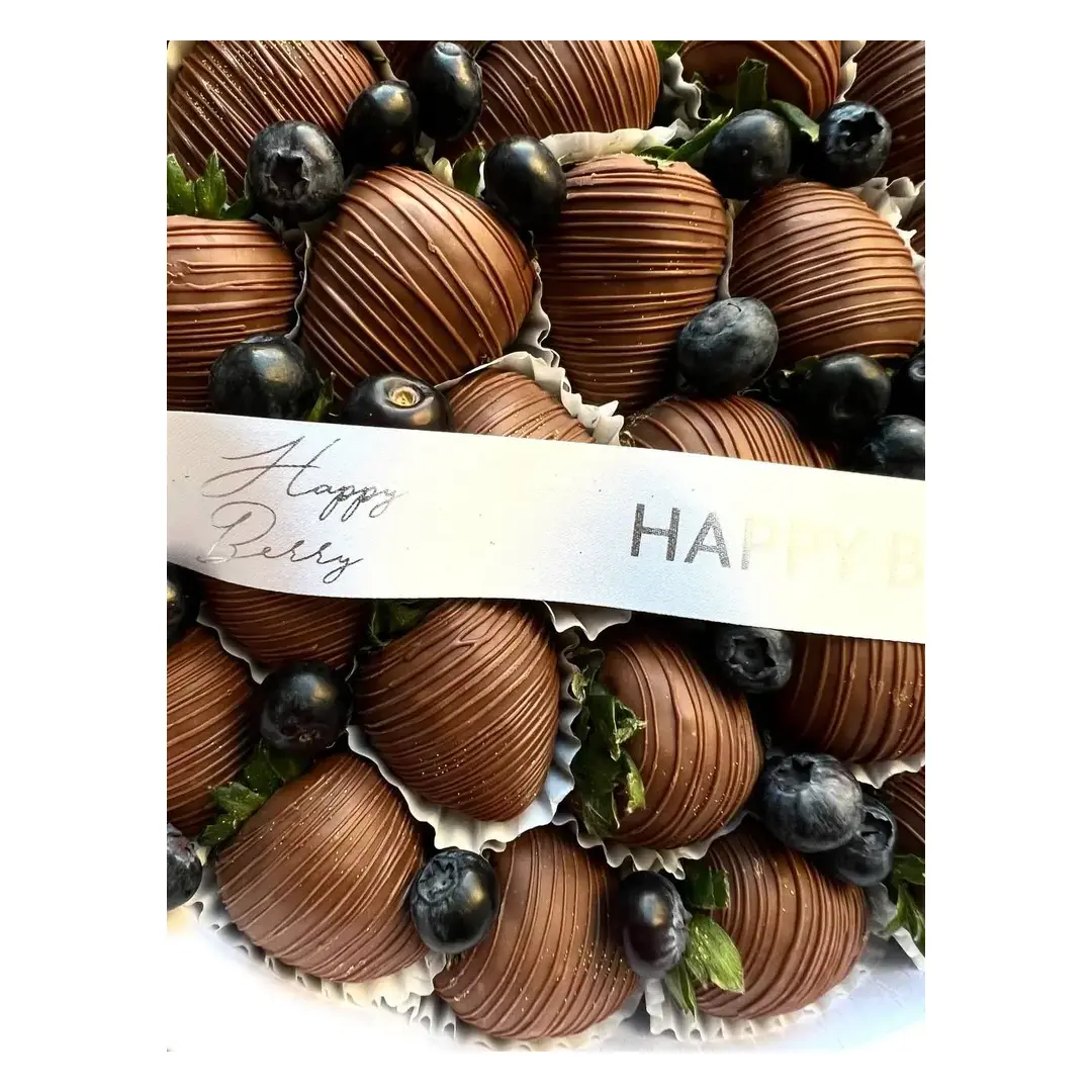 Подарочный набор клубника в молочном шоколаде, голубика Classic Happy Berry ( размер L), изображение 6