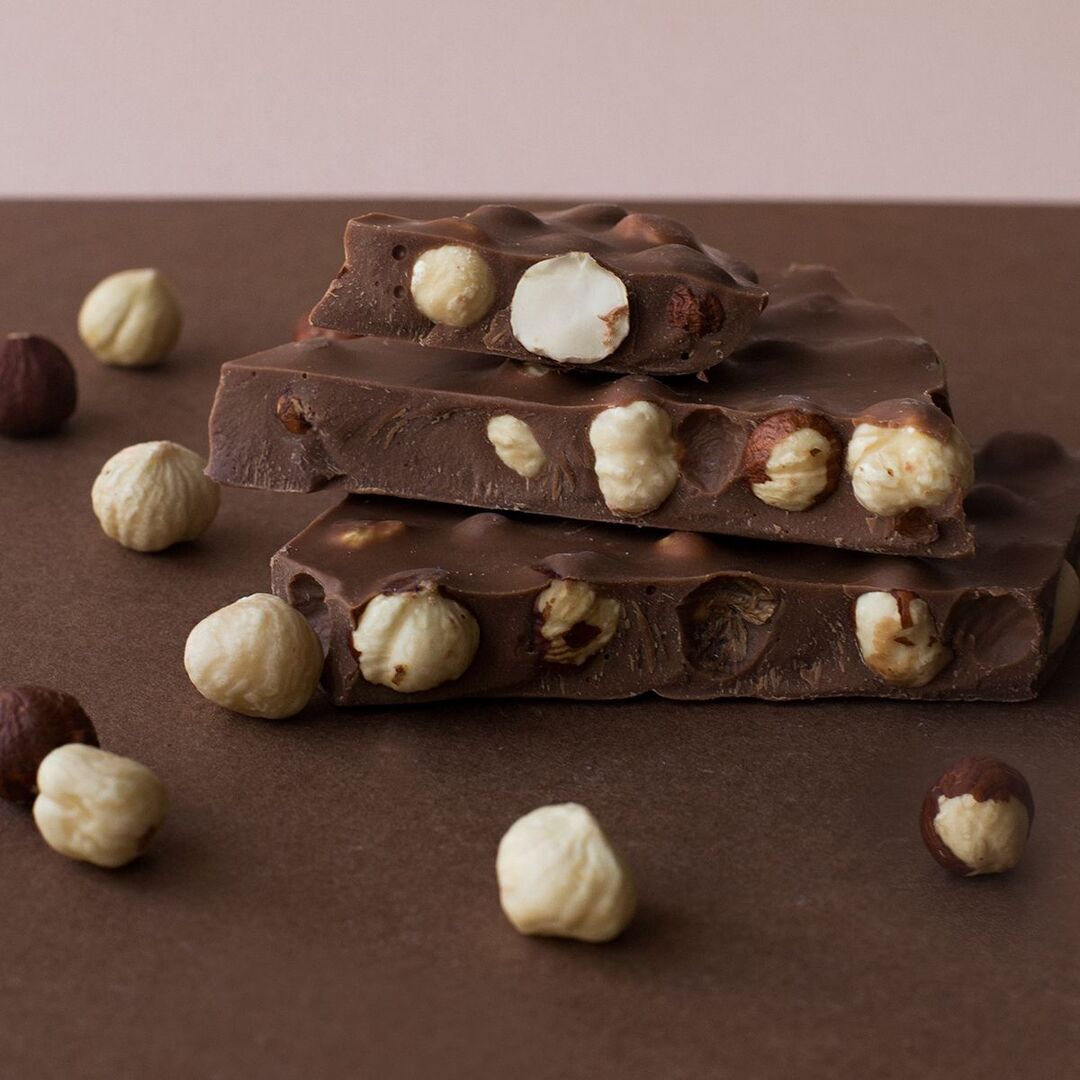 Натуральный весовой шоколад с орехами плитка bob на кешью "Цельный фундук" набор из 5 шт, изображение 2