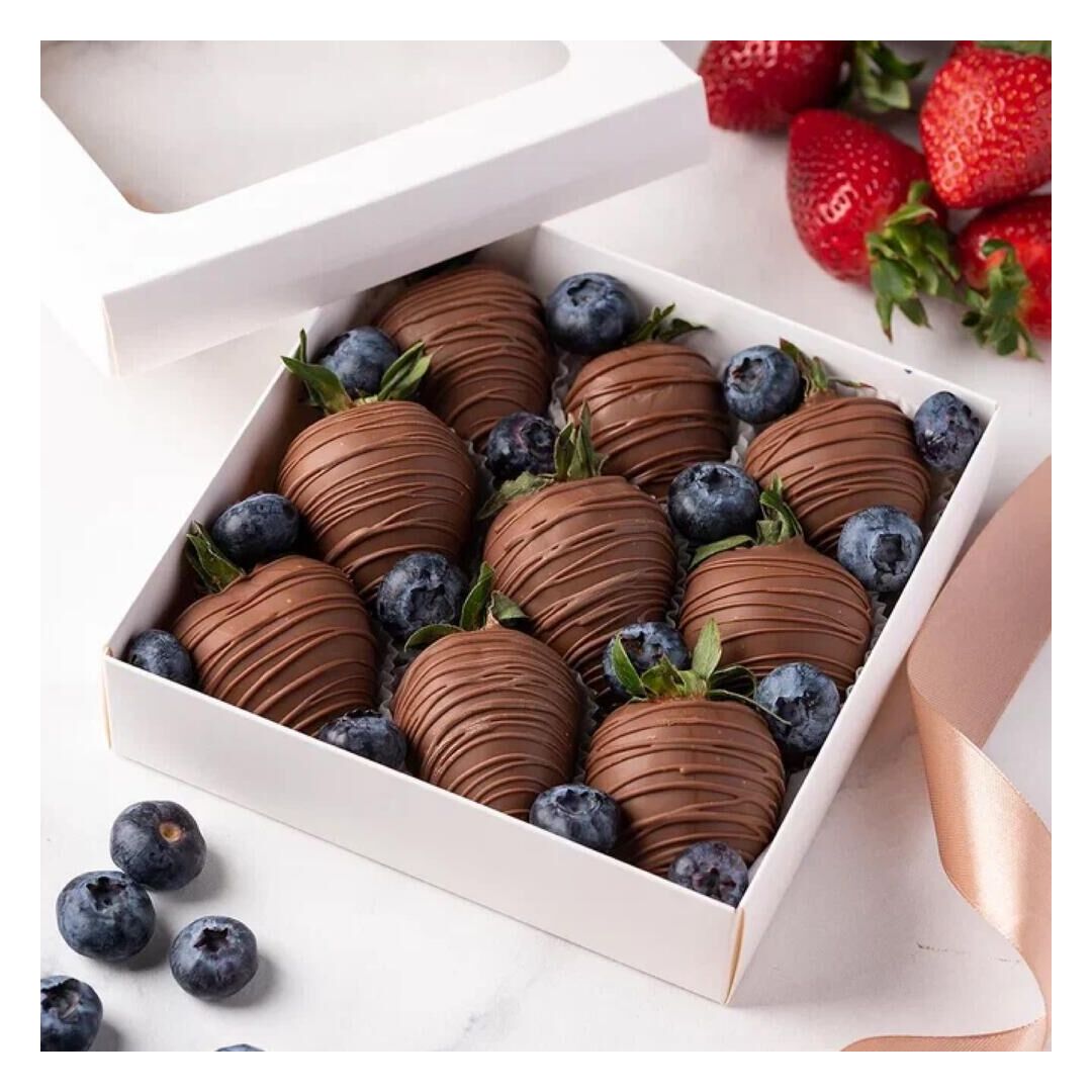 Клубника в шоколаде «Blueberry» (9-12 ягод)