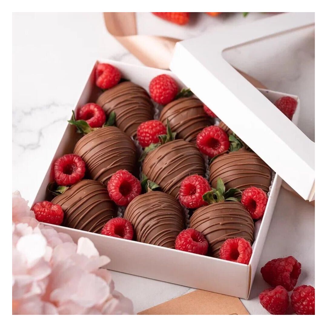 Клубника в шоколаде «Raspberry» (9-12 ягод)
