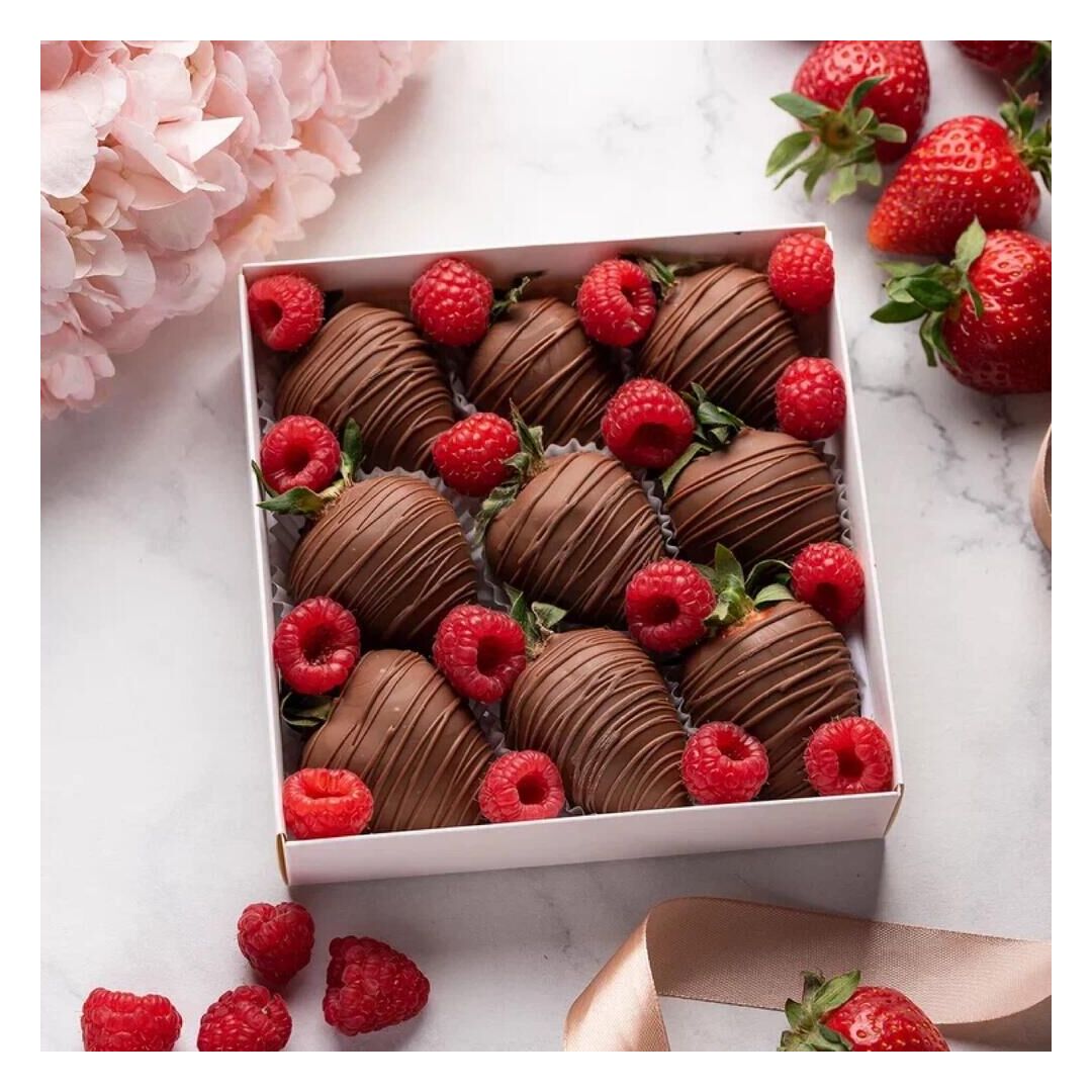 Клубника в шоколаде «Raspberry» (9-12 ягод), изображение 3