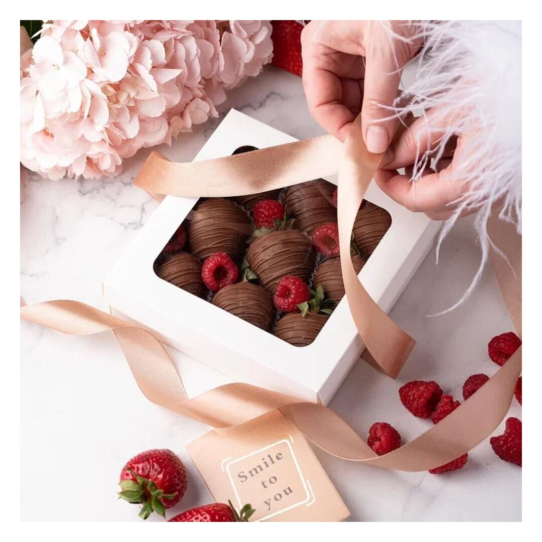 Клубника в шоколаде «Raspberry» (9-12 ягод), изображение 4