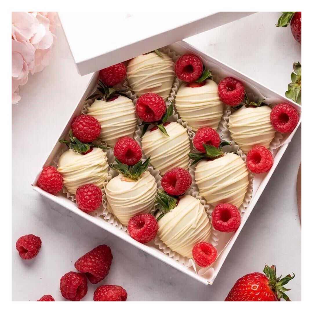 Клубника в шоколаде White Berry