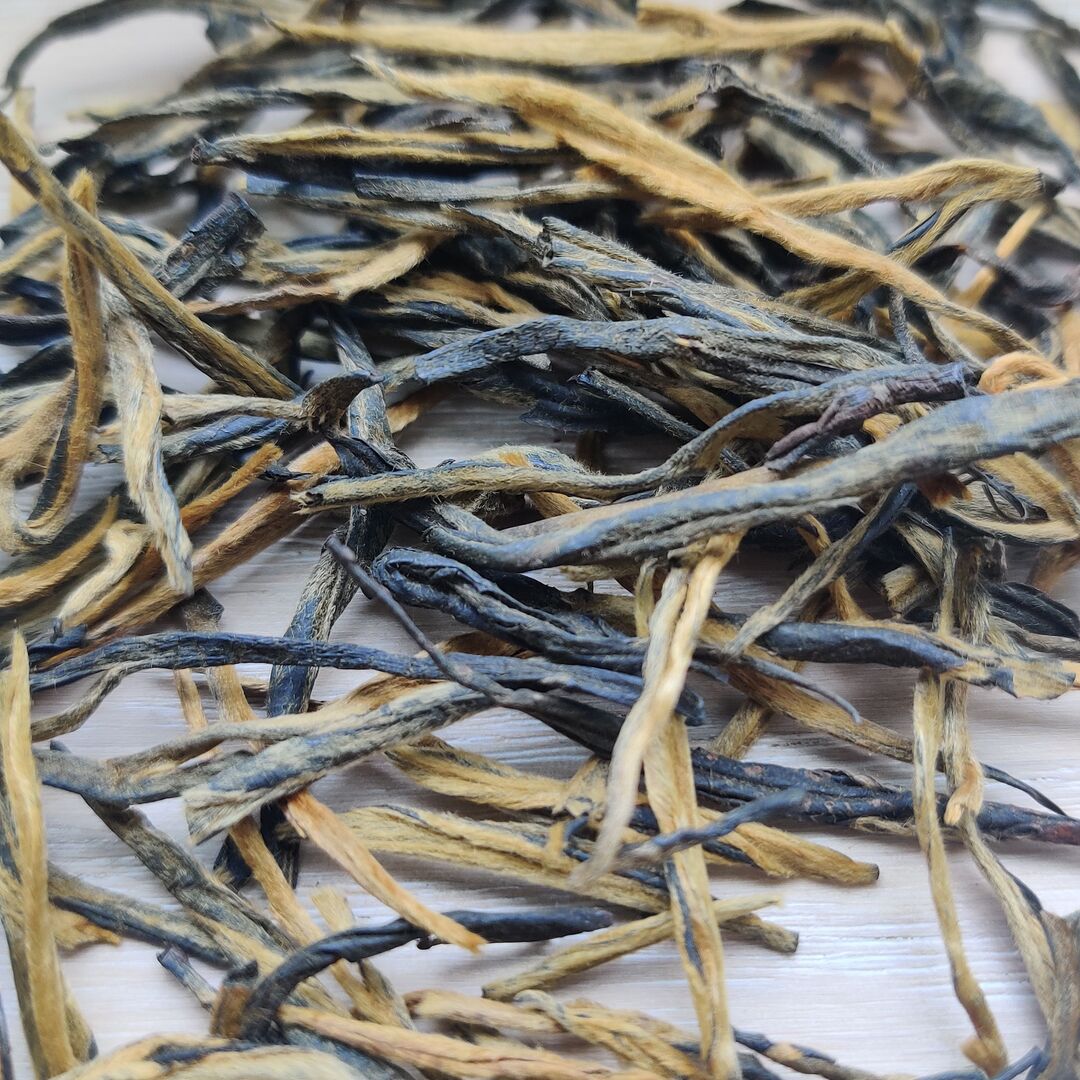 Дянь Хун Сун Чжэнь. Сосновые иглы. Весна 2023 г., изображение 2