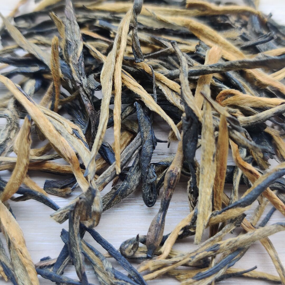 Дянь Хун Сун Чжэнь. Сосновые иглы. Весна 2023 г., изображение 3