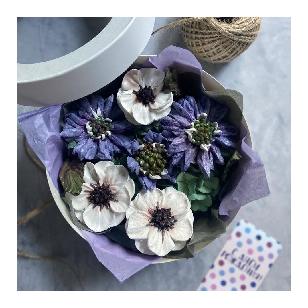 Зефирный букет Синие цветы и анемоны, изображение 4