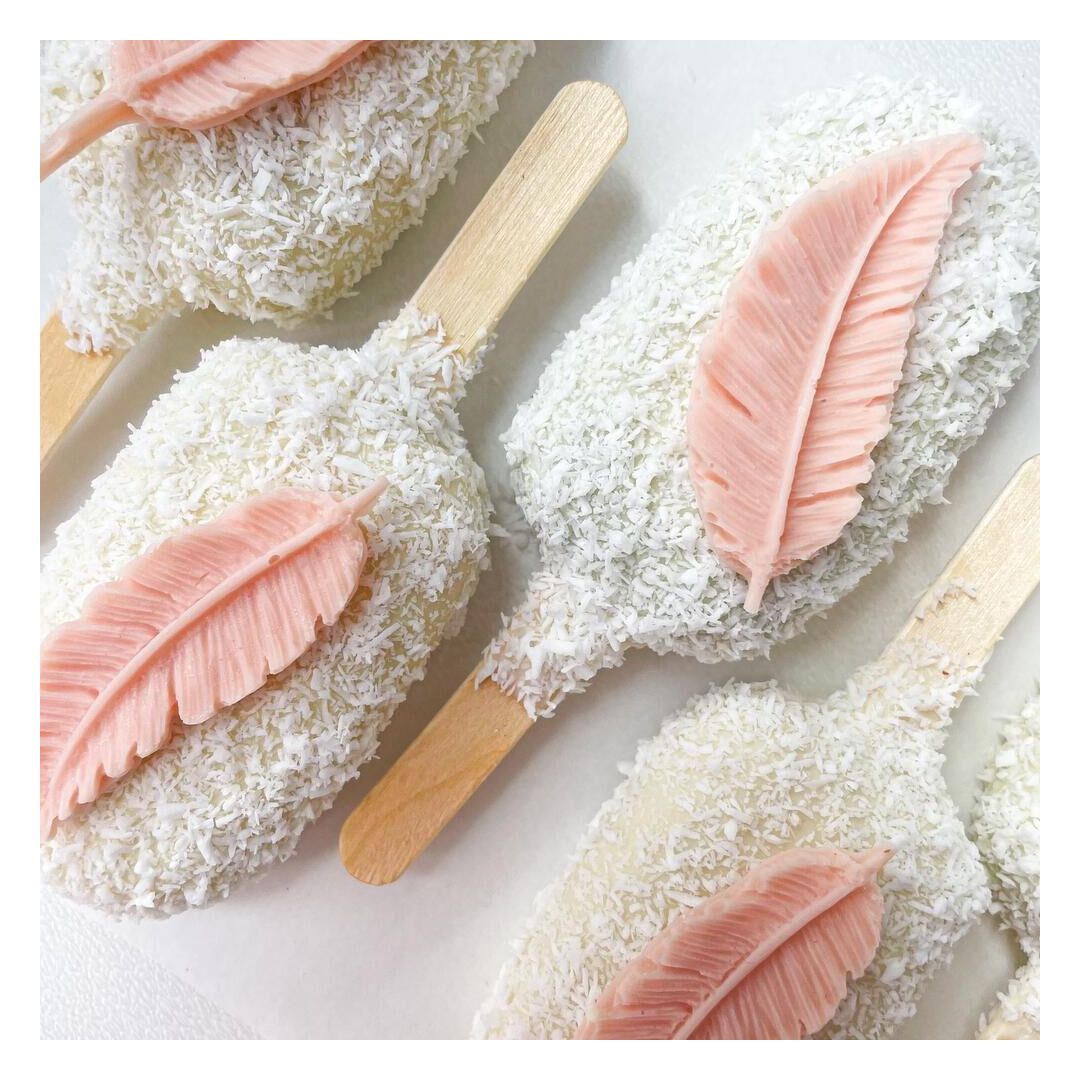 Пирожные кейкпопс с перьями, изображение 2