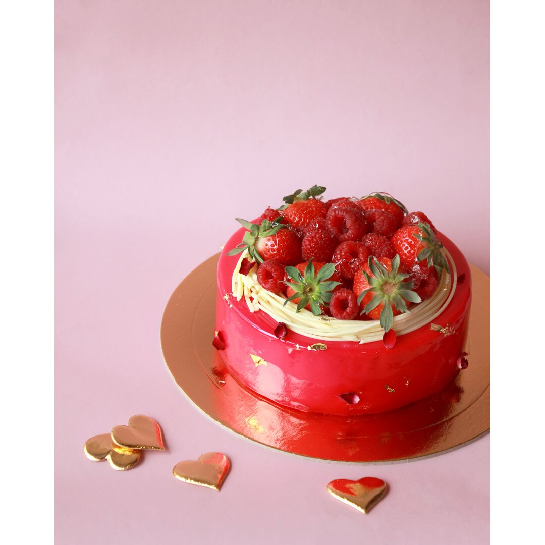 Мини торт Ванильно - малиновый с клубникой, изображение 4