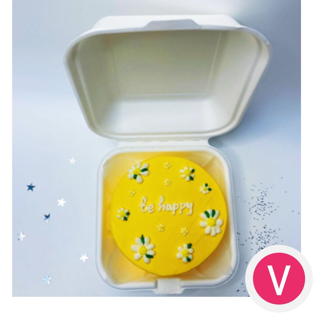 Бенто-торт "Будь счастлив (Be happy)" от Кондитерской VO. Начинка: красный бархат клубника., изображение 2