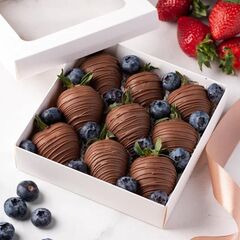 Клубника в шоколаде «Blueberry» (9-12 ягод)