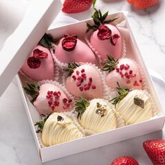Клубника в шоколаде «Cherry Berry mini» (9-12 ягод)