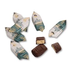 Конфеты ручной работы Морская столица фундучно-арахисовая халва с трюфельным кремом в тёмном шоколаде Пурпур Санкт Петербург