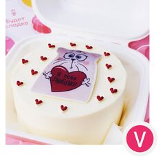 Бенто-торт с котом с сердцем в руках (печать на сахарной бумаге) с начинкой красный бархат клубника, 450 грамм. Кондитерская VO.